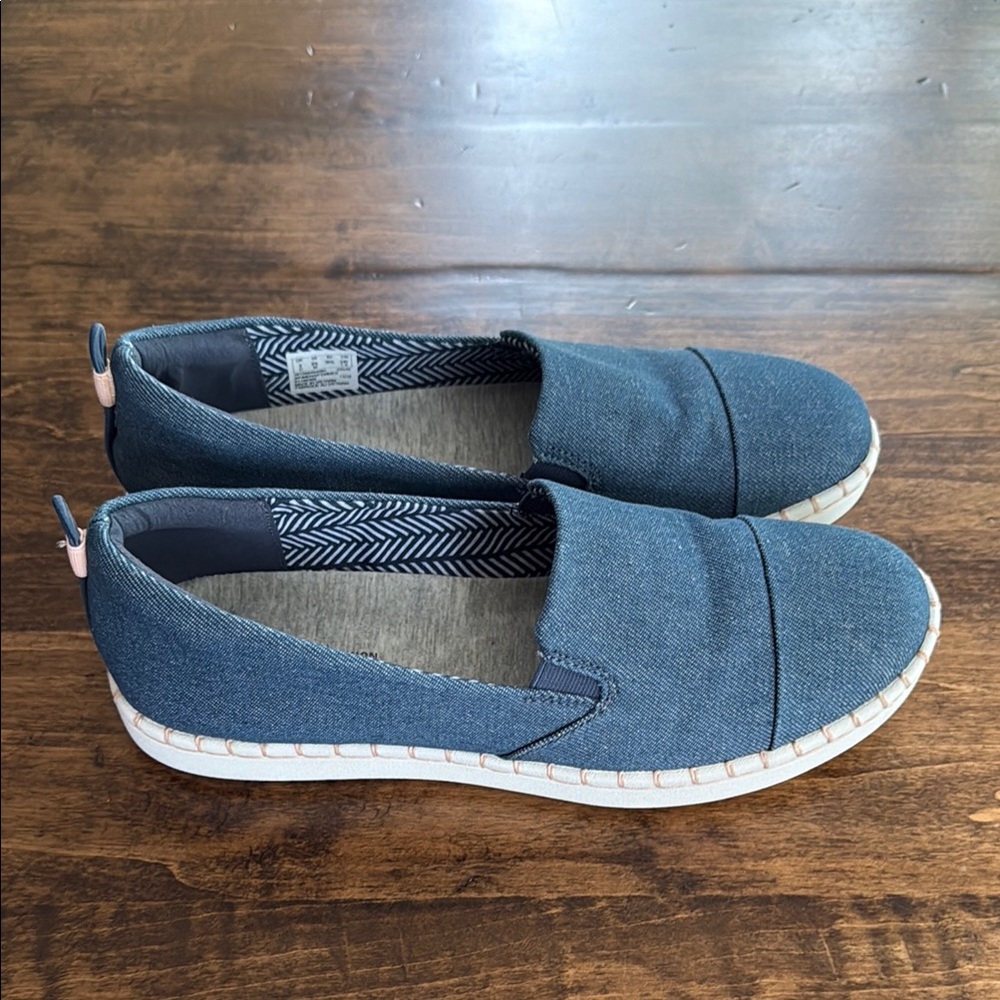 Cloudsteppers by Clarks Women's Step Glow Jade Denim Sneakers Size 8.5